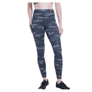 Athleta Ultimate Camo 7/8 Tight Legging Activewear Athleisure Women’s Size MT